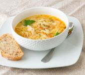 tavuk suyu çorbası